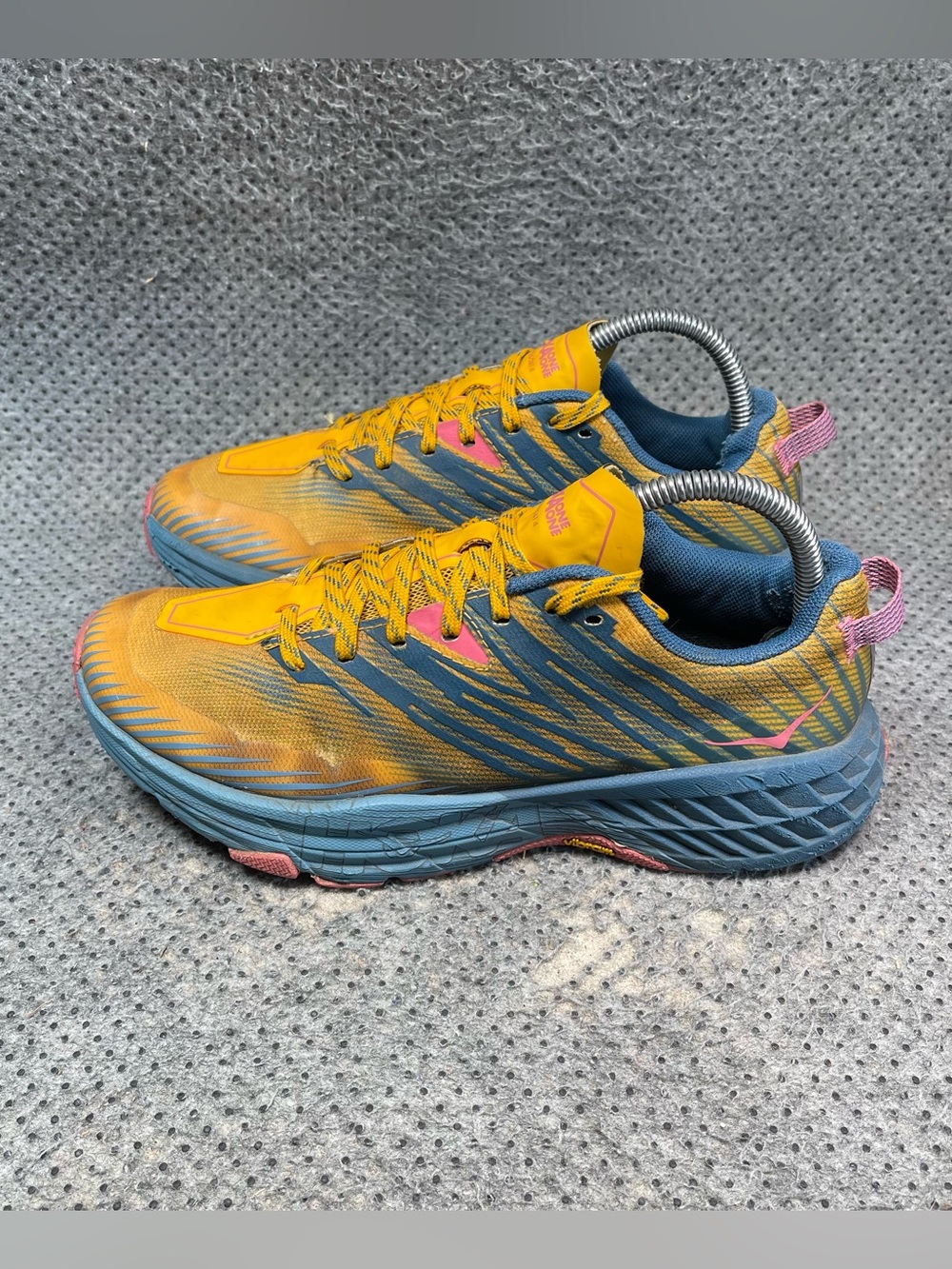Hoka One One Speedgoat 4 Running Shoes Size 8 Women’s
